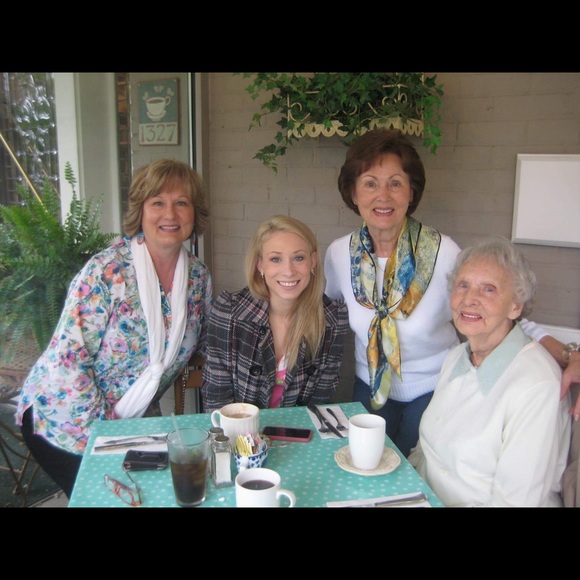 Meet your Posher, Cheryl - Picture 12 of 14